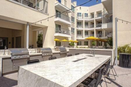 Paradise Cozysuites With Pool And Jacuzzi 11 Феникс Экстерьер фото